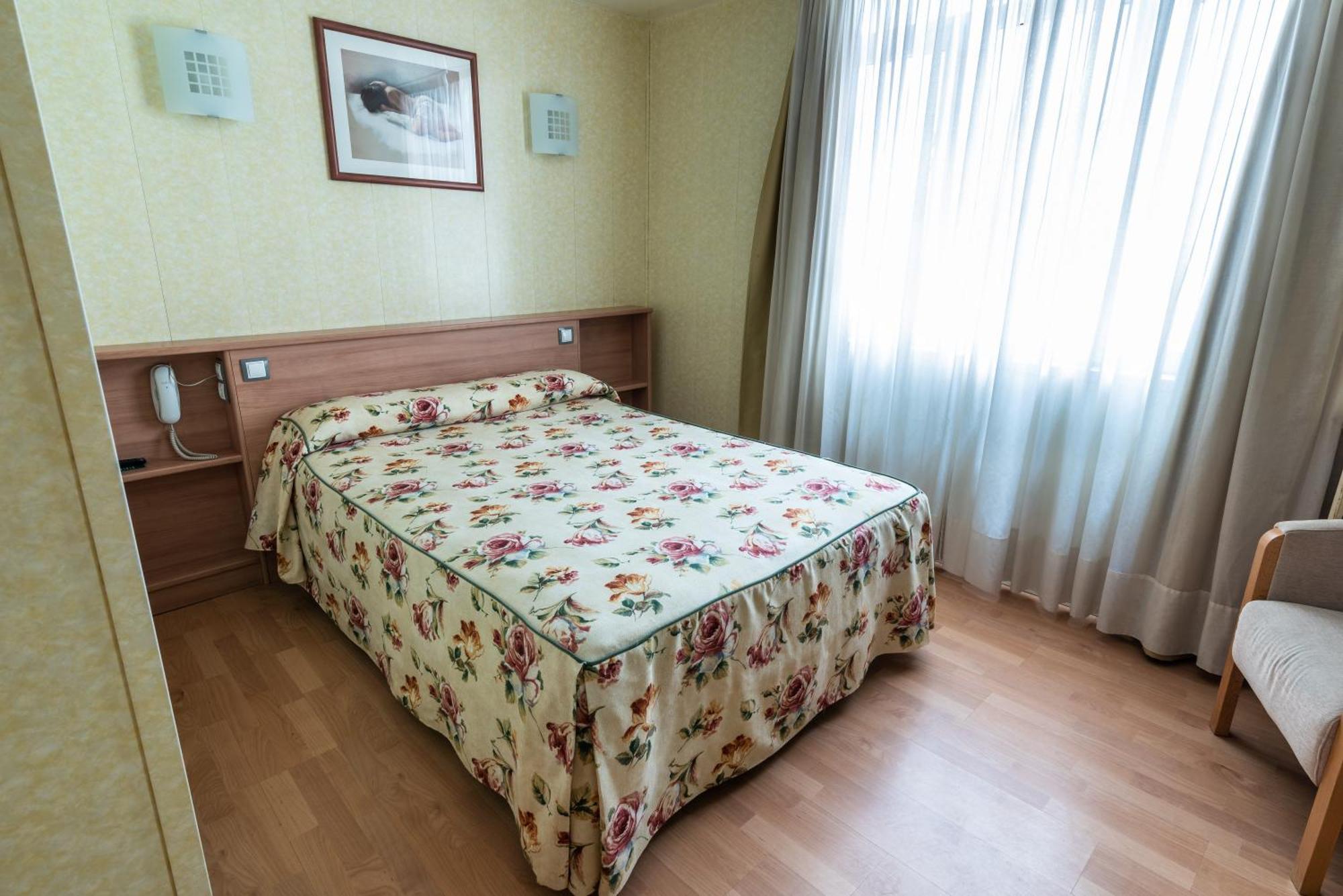 Hotel Bedoya Сантандер Экстерьер фото