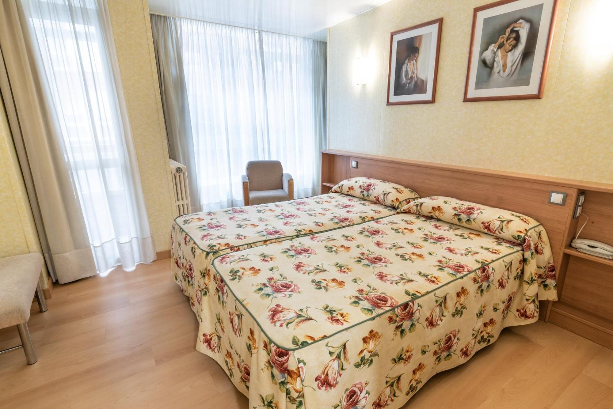 Hotel Bedoya Сантандер Экстерьер фото
