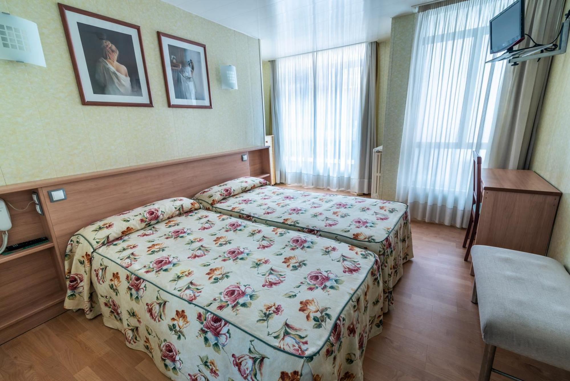 Hotel Bedoya Сантандер Экстерьер фото